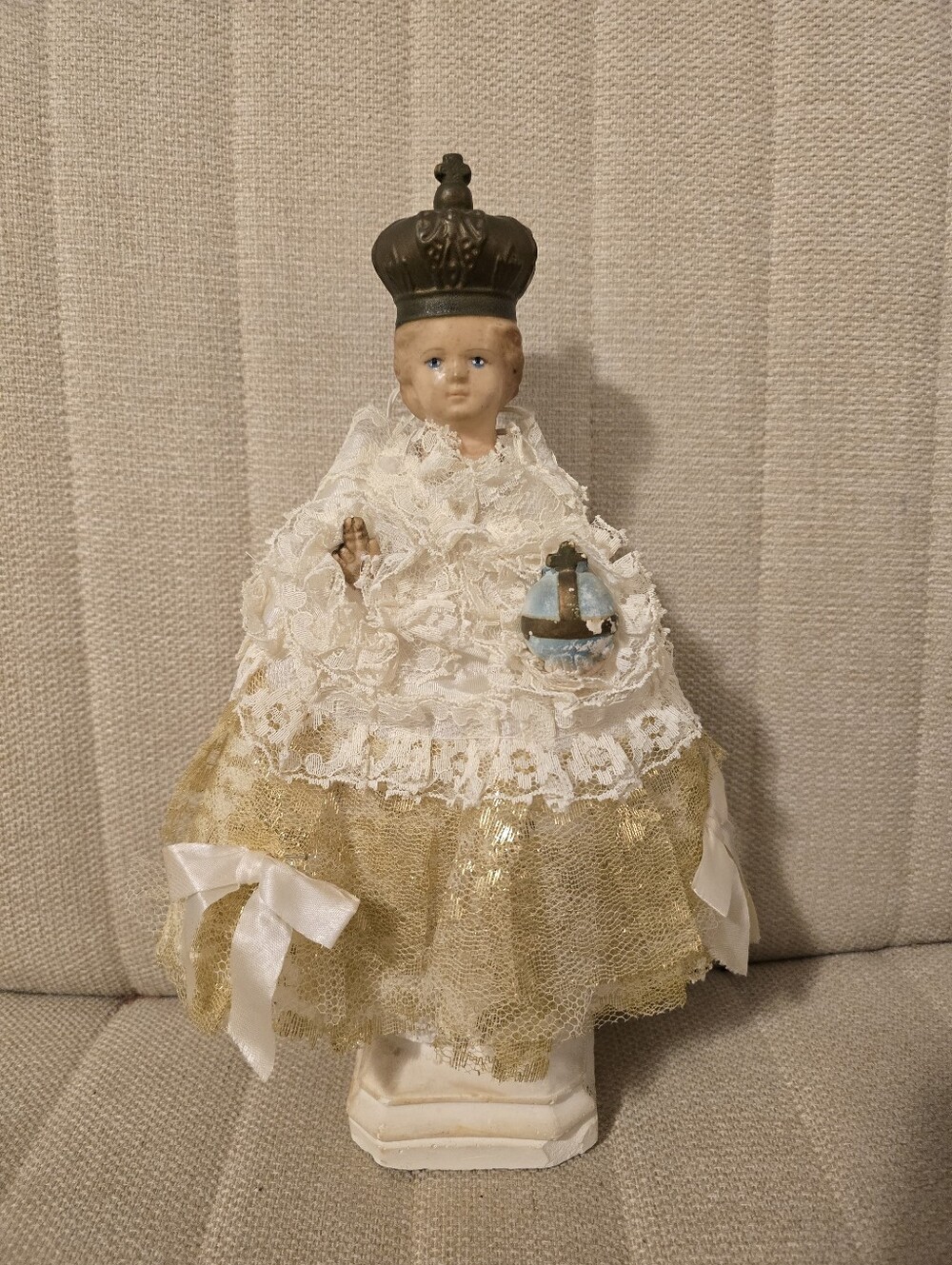 Vintage Plastic / Chalkware Infant Of Prague Statue With Satin Robe 12-in Tall